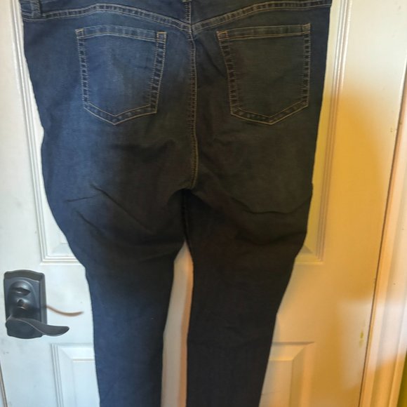 Torrid Jeans - Picture 2 of 2